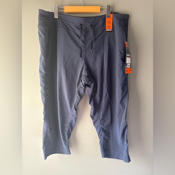 NWT Kirkland size XXL, navy blue capri, drawstring waist, stretchy - Picture 2 of 7